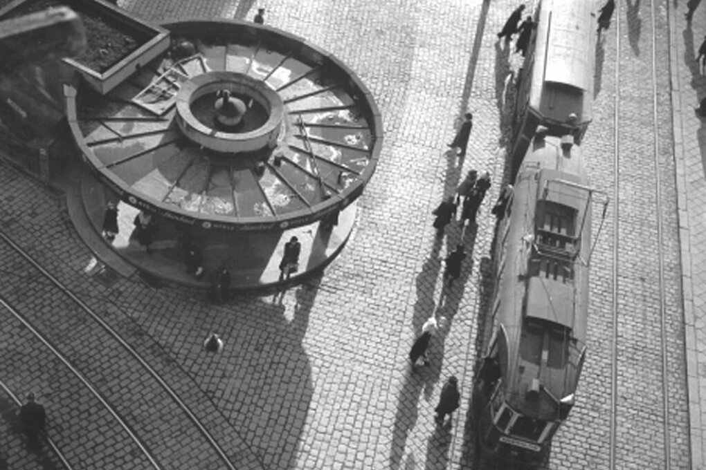 Retrospektiva. Pedagogové a absolventi fotografického oddělení ŠUŘ